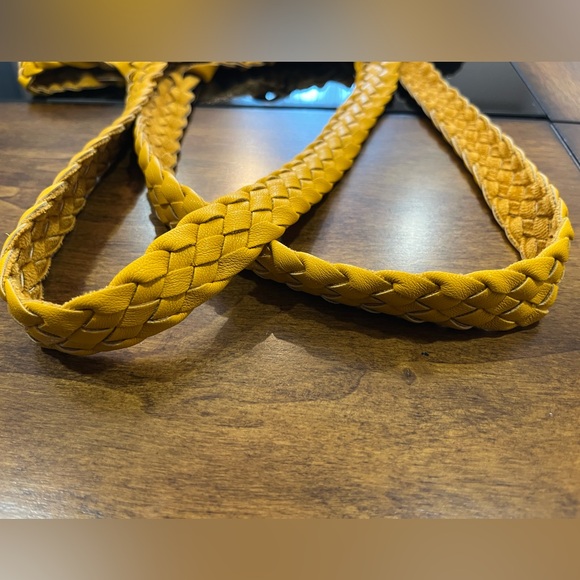 Women’s Cleo Woven Soft Vegan Leather Shoulder Bag / Tote Bag - Picture 5 of 10